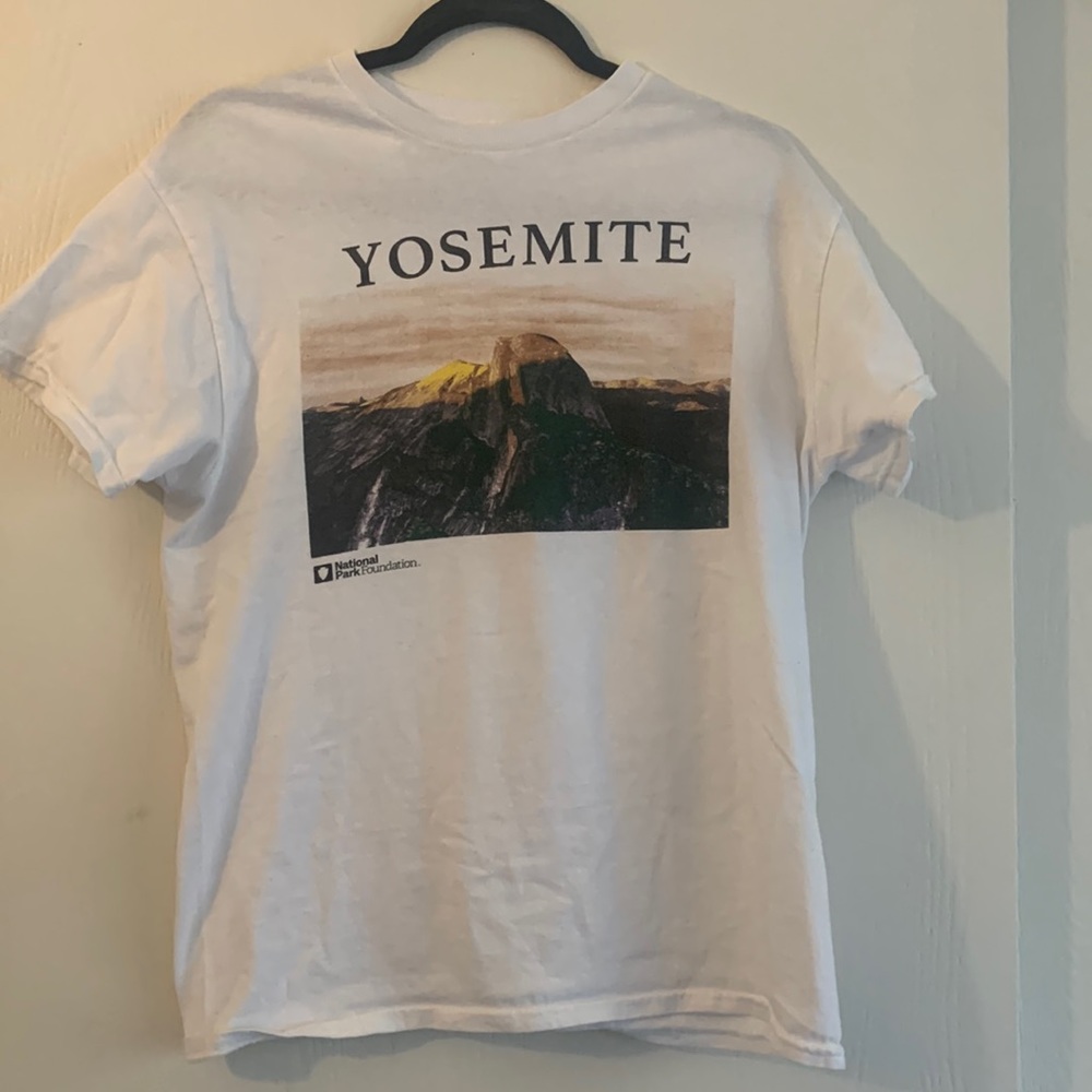 National Park Foundation Yosemite Mens Medium t shirt